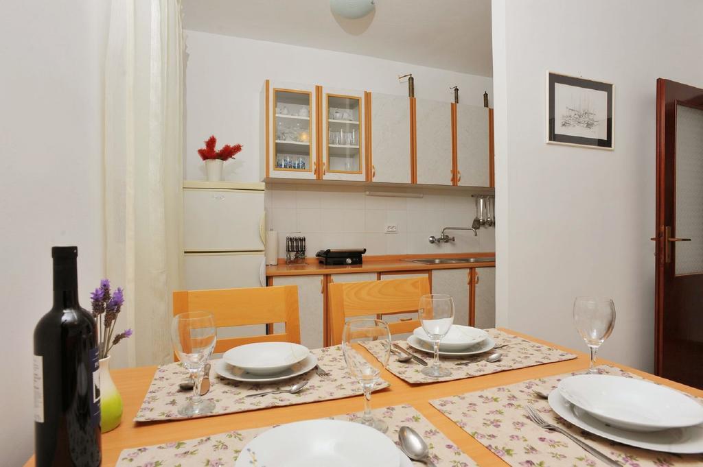 Holiday Home Lucica Sutivan Exterior photo