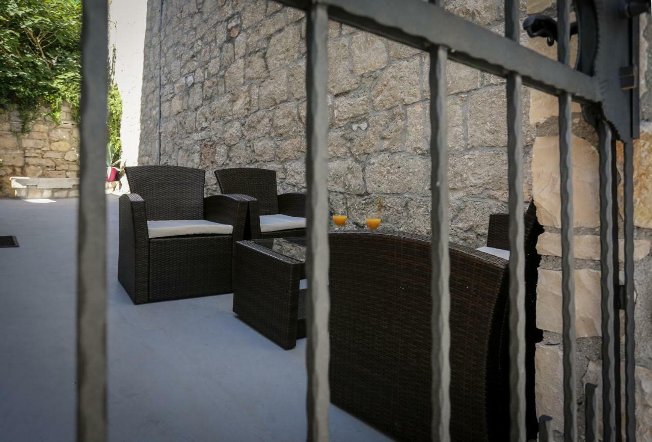 Holiday Home Lucica Sutivan Exterior photo