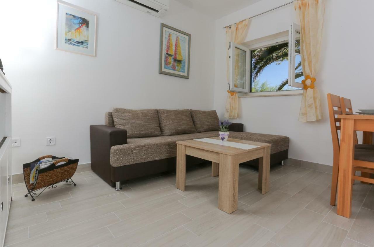 Holiday Home Lucica Sutivan Exterior photo