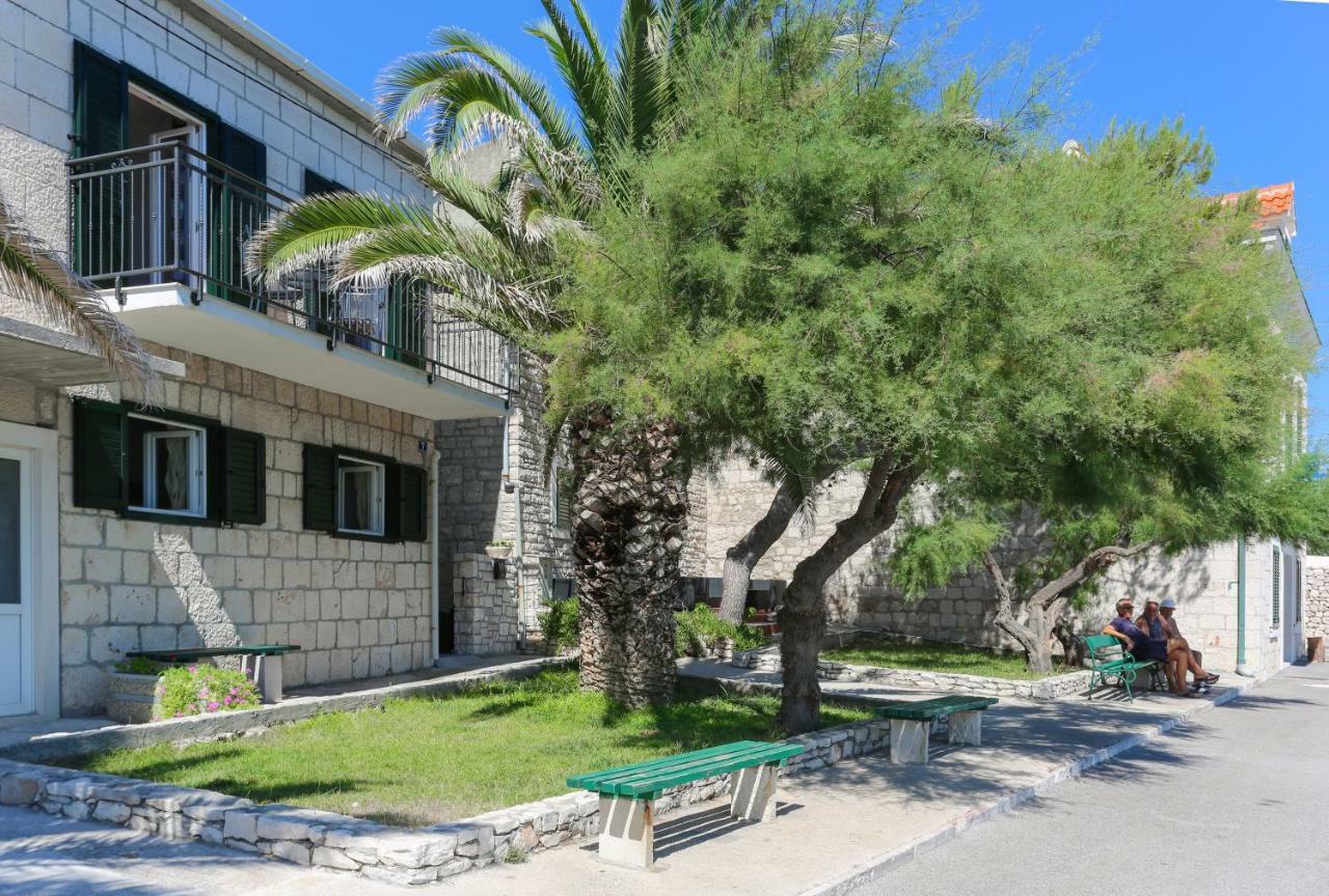 Holiday Home Lucica Sutivan Exterior photo