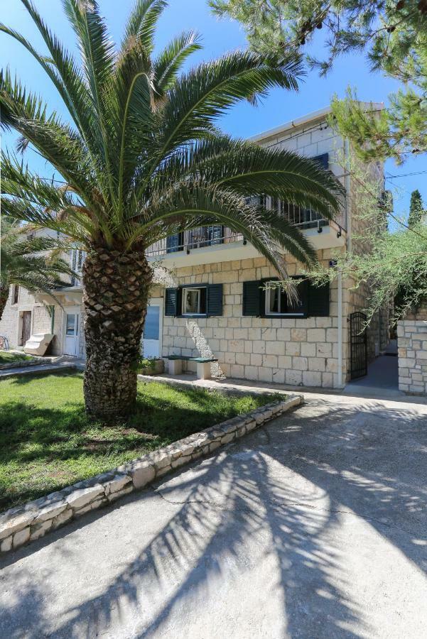 Holiday Home Lucica Sutivan Exterior photo