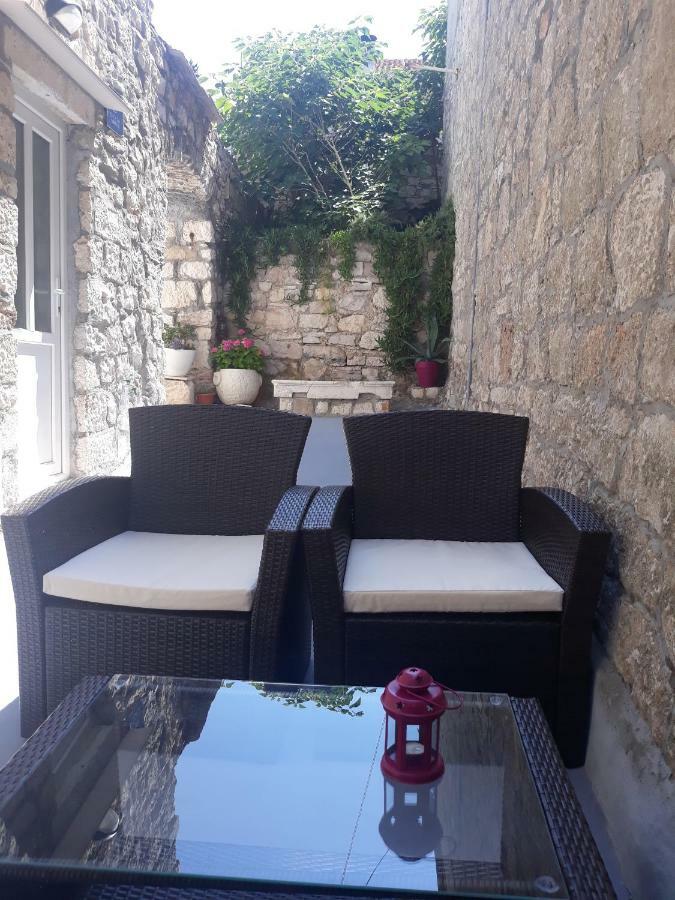 Holiday Home Lucica Sutivan Exterior photo