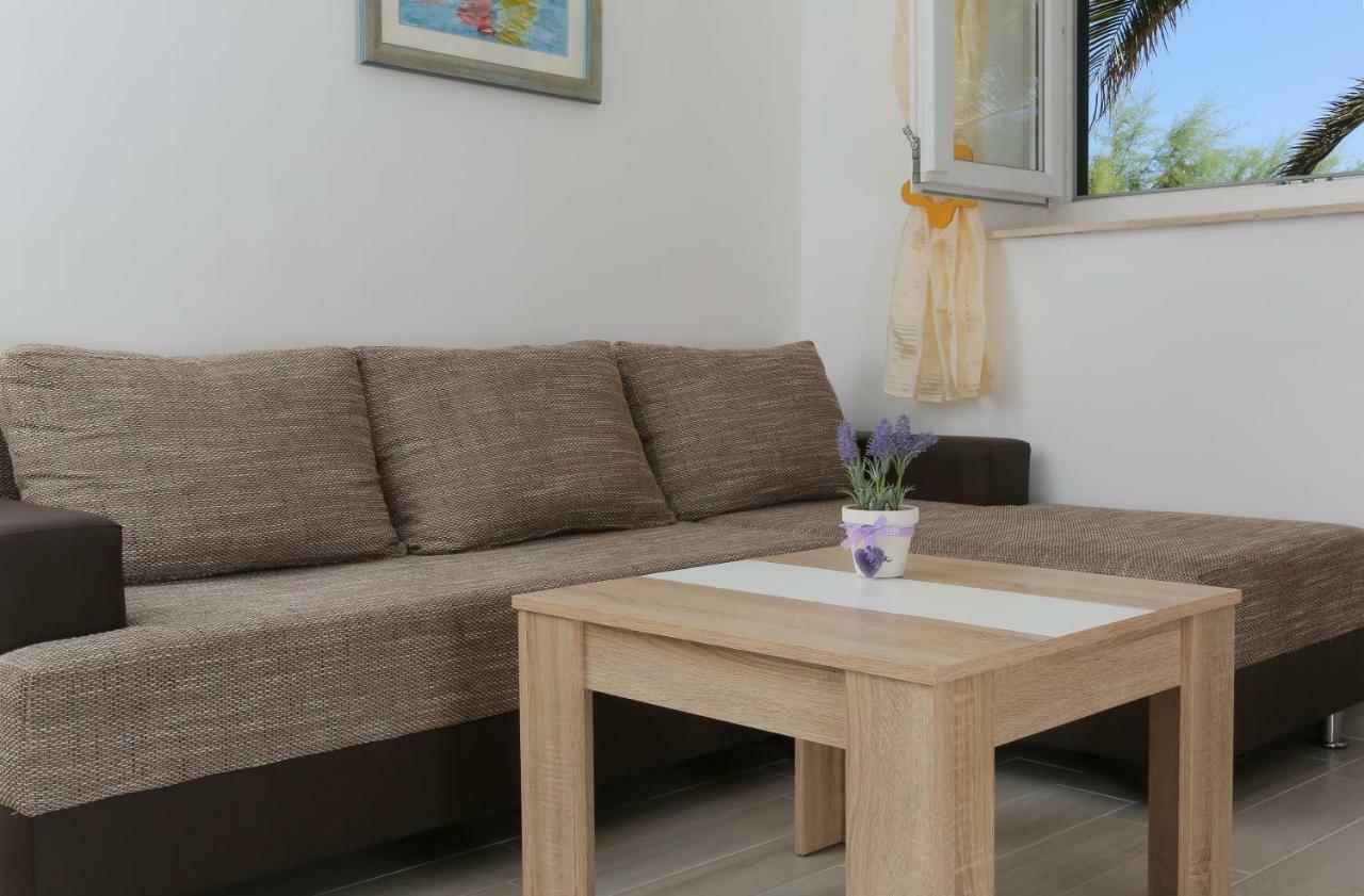 Holiday Home Lucica Sutivan Exterior photo